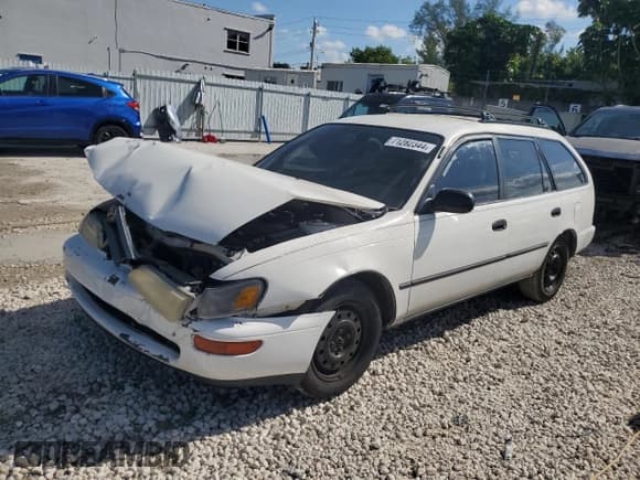 ✅ 1995 Toyota Corolla DX • VIN: JT2AE09V8S0093592 • Lot: 71282344. Wystawiony na Copart z przebiegiem 143 157 mil. Bezpłatny archiwum sprzedaży aukcyjnych z USA i szczegółowy raport historii pojazdu na DreamBid. Zdjęcie 1.
