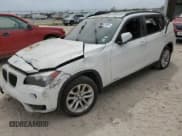 ✅ 2015 BMW X1 xDrive28i • VIN: WBAVL1C5XFVY32741 • Лот: 70323344. Опубликован ранее на Copart с пробегом Не указан. Бесплатный доступ к архиву аукционных продаж из США и подробный отчёт об истории автомобиля на DreamBid. Изображение 1.