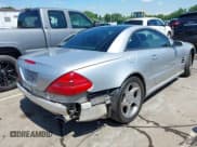 ✅ 2005 Mercedes-Benz SL 500 • VIN: WDBSK75F55F098924 • Lot: 42215237. Wystawiony na IAAI z przebiegiem 211 102 mil. Bezpłatny archiwum sprzedaży aukcyjnych z USA i szczegółowy raport historii pojazdu na DreamBid. Zdjęcie 4.
