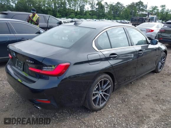 2020 BMW 3 Series 330i xDrive с VIN WBA5R7C06LFH43246, выставлен на аукционе IAAI как лот 42597346 с пробегом 34 318 миль миль и . История ставок и продаж доступна на DreamBid. Изображение 4.