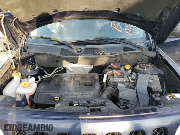 ✅ 2016 Jeep Patriot Latitude • VIN: 1C4NJPFB0GD711768 • Lot: 80030395. Wystawiony na Copart z przebiegiem 117 066 mil. Bezpłatny archiwum sprzedaży aukcyjnych z USA i szczegółowy raport historii pojazdu na DreamBid. Zdjęcie 12.