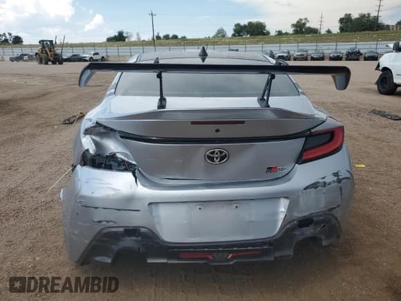 ✅ 2024 Toyota 86 Premium • VIN: JF1ZNBE10R9760496 • Lot: 66363925. Wystawiony na Copart z przebiegiem 13 044 mil. Bezpłatny archiwum sprzedaży aukcyjnych z USA i szczegółowy raport historii pojazdu na DreamBid. Zdjęcie 6.