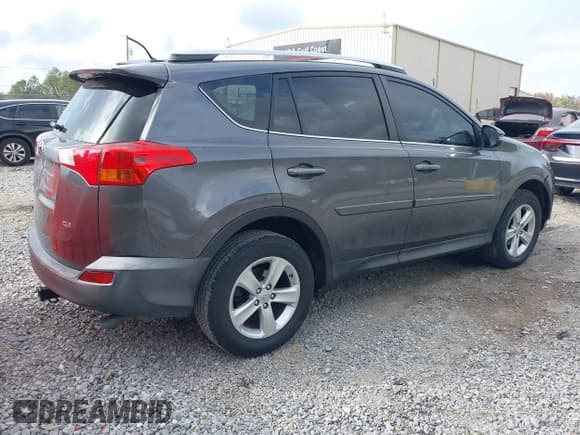 ✅ 2013 Toyota RAV4 XLE • VIN: 2T3WFREV4DW010811 • Lot: 43766574. Listed on IAAI with 228,115 mi. Free auction sales archive from the USA and detailed vehicle history report at DreamBid. Image 4.