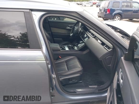 ✅ 2018 Land Rover Range Rover Velar R-Dynamic SE • VIN: SALYL2RX0JA749567 • Лот: 43235546. Опубликован ранее на IAAI с пробегом 73 874 миль. Бесплатный доступ к архиву аукционных продаж из США и подробный отчёт об истории автомобиля на DreamBid. Изображение 5.