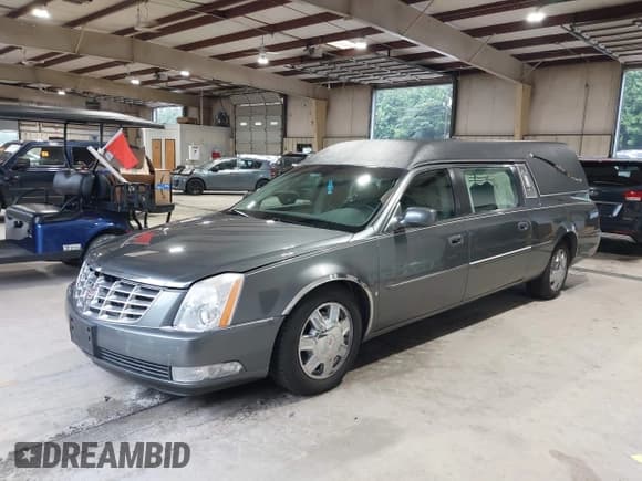 ✅ 2008 Cadillac DTS Professional 1SH • VIN: 1GEEH00Y18U500426 • Lot: 42913347. Listed on IAAI with 94,467 mi. Free auction sales archive from the USA and detailed vehicle history report at DreamBid. Image 2.