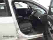 2017 Chevrolet Equinox LS z VIN 2GNALBEK5H1529114, wystawiony jako IAAI lot #43371907 z przebiegiem 126 745 mil mil oraz . Historia ofert i sprzedaży dostępna na DreamBid. Obrazek 5.