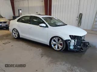 ✅ 2015 Volkswagen Jetta GLI SEL • VIN: 3VW5T7AJ3FM278231 • Lot: 42884020. Wystawiony na IAAI z przebiegiem 92 704 mil. Bezpłatny archiwum sprzedaży aukcyjnych z USA i szczegółowy raport historii pojazdu na DreamBid. Zdjęcie 1.