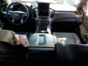 ✅ 2019 Chevrolet Suburban LT • VIN: 1GNSKHKC3KR393779 • Lot: 71655424. Wystawiony na Copart z przebiegiem 108 440 mil. Bezpłatny archiwum sprzedaży aukcyjnych z USA i szczegółowy raport historii pojazdu na DreamBid. Zdjęcie 8.