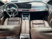 ✅ 2023 BMW 7 Series 760i xDrive • VIN: WBA33EJ06PCL49704 • Лот: 76090314. Опубликован ранее на Copart с пробегом 27 123 миль. Бесплатный доступ к архиву аукционных продаж из США и подробный отчёт об истории автомобиля на DreamBid. Изображение 8.