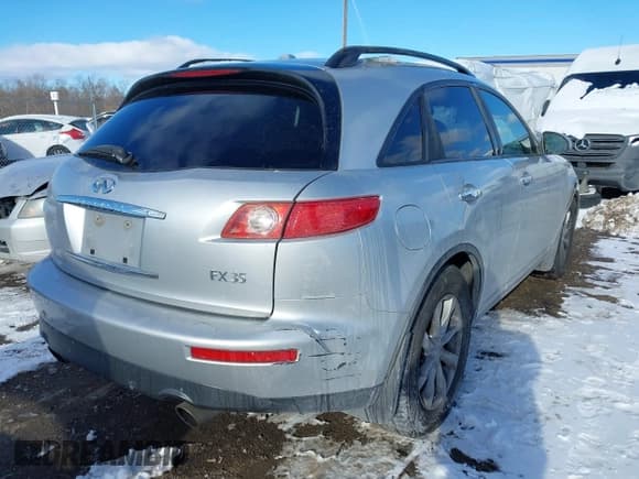 ✅ 2008 Infiniti FX • VIN: JNRAS08U48X100627 • Lot: 41234832. Wystawiony na IAAI z przebiegiem 199 499 mil. Bezpłatny archiwum sprzedaży aukcyjnych z USA i szczegółowy raport historii pojazdu na DreamBid. Zdjęcie 13.