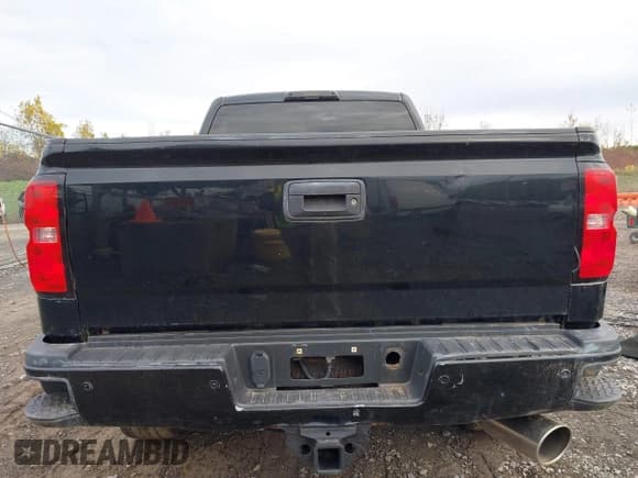 ✅ 2017 Chevrolet Silverado 2500HD LT • VIN: 1GC1KVEY7HF120235 • Lot: 43450105. Wystawiony na IAAI z przebiegiem 110 417 mil. Bezpłatny archiwum sprzedaży aukcyjnych z USA i szczegółowy raport historii pojazdu na DreamBid. Zdjęcie 16.