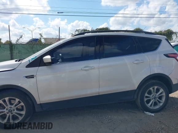 ✅ 2017 Ford Escape SE • VIN: 1FMCU0G99HUA13576 • Лот: 43248591. Опубликован ранее на IAAI с пробегом 97 390 миль. Бесплатный доступ к архиву аукционных продаж из США и подробный отчёт об истории автомобиля на DreamBid. Изображение 15.