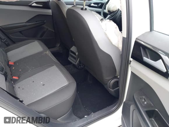 ✅ 2024 Volkswagen Taos S • VIN: 3VV5X7B23RM124848 • Lot: 43367924. Wystawiony na IAAI z przebiegiem 13 926 mil. Bezpłatny archiwum sprzedaży aukcyjnych z USA i szczegółowy raport historii pojazdu na DreamBid. Zdjęcie 8.