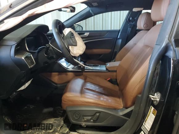 ✅ 2019 Audi A7 Premium Plus • VIN: WAUR2AF22KN050708 • Лот: 82110584. Опубликован ранее на Copart с пробегом Не указан. Бесплатный доступ к архиву аукционных продаж из США и подробный отчёт об истории автомобиля на DreamBid. Изображение 7.