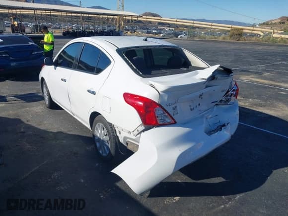 ✅ 2014 Nissan Versa S • VIN: 3N1CN7AP1EL823794 • Лот: 43354027. Опубликован ранее на IAAI с пробегом Не указан. Бесплатный доступ к архиву аукционных продаж из США и подробный отчёт об истории автомобиля на DreamBid. Изображение 3.