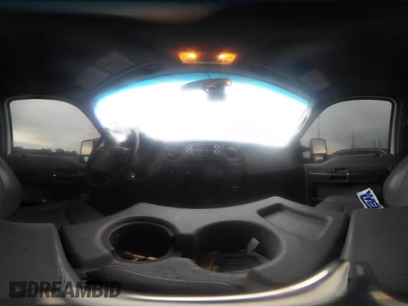 ✅ 2014 Ford F-250 XL • VIN: 1FT7W2AT0EEB17573 • Lot: 42539240. Listed on IAAI with 231,529 mi. Free auction sales archive from the USA and detailed vehicle history report at DreamBid. Image 17.