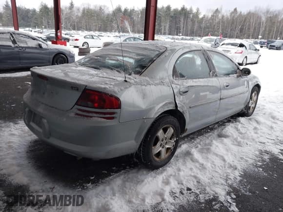 ✅ 2002 Dodge Stratus SXT • VIN: 1B3EL46X12N272492 • Lot: 41174253. Wystawiony na IAAI z przebiegiem 139 224 mil. Bezpłatny archiwum sprzedaży aukcyjnych z USA i szczegółowy raport historii pojazdu na DreamBid. Zdjęcie 4.
