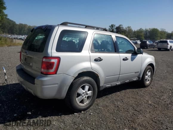 ✅ 2008 Ford Escape XLS • VIN: 1FMCU92Z38KA13404 • Lot: 81119785. Wystawiony na Copart z przebiegiem 219 816 mil. Bezpłatny archiwum sprzedaży aukcyjnych z USA i szczegółowy raport historii pojazdu na DreamBid. Zdjęcie 3.