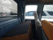 ✅ 1993 Chevrolet Silverado 1500 • VIN: 2GCEC19K5P1210180 • Lot: 42658583. Wystawiony na IAAI z przebiegiem 238 044 mil. Bezpłatny archiwum sprzedaży aukcyjnych z USA i szczegółowy raport historii pojazdu na DreamBid. Zdjęcie 8.