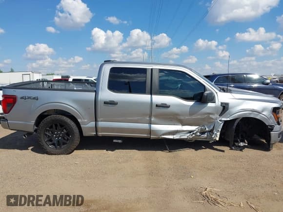✅ 2025 Ford F-150 STX • VIN: 1FTFW2L53SKD02370 • Lot: 43360940. Listed on IAAI with 8,517 mi. Free auction sales archive from the USA and detailed vehicle history report at DreamBid. Image 14.