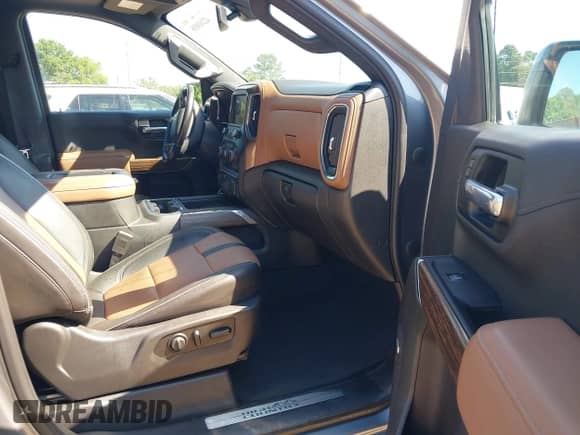 2019 Chevrolet Silverado 1500 High Country с VIN 3GCUYHED2KG168984, выставлен на аукционе IAAI как лот 42241016 с пробегом 75 374 миль миль и . История ставок и продаж доступна на DreamBid. Изображение 5.