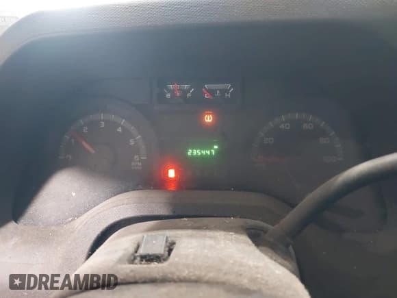 ✅ 2012 Ford Econoline Cargo Commercial • VIN: 1FDSS3EL0CDA27280 • Lot: 42516051. Wystawiony na IAAI z przebiegiem 235 447 mil. Bezpłatny archiwum sprzedaży aukcyjnych z USA i szczegółowy raport historii pojazdu na DreamBid. Zdjęcie 7.