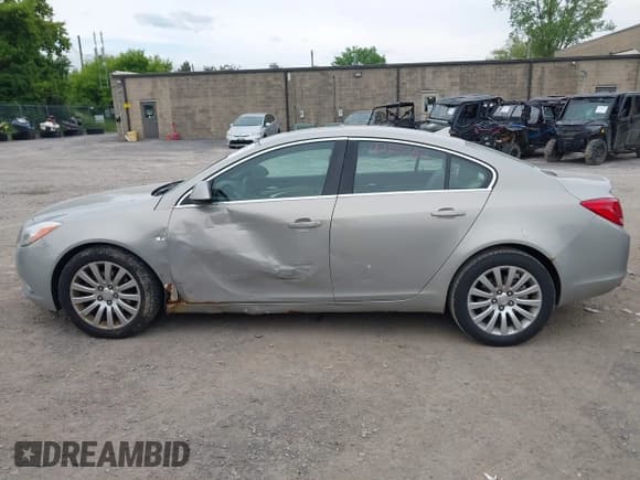 ✅ 2011 Buick Regal CXL Turbo TO2 • VIN: W04GW5EV2B1075451 • Lot: 42355451. Listed on IAAI with 125,307 mi. Free auction sales archive from the USA and detailed vehicle history report at DreamBid. Image 14.