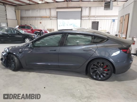 ✅ 2023 Tesla Model 3 Performance • VIN: 5YJ3E1EC9PF608893 • Лот: 43302254. Опубликован ранее на IAAI с пробегом 26 087 миль. Бесплатный доступ к архиву аукционных продаж из США и подробный отчёт об истории автомобиля на DreamBid. Изображение 14.