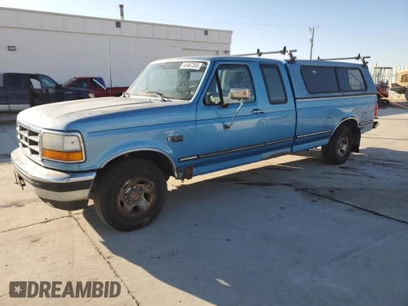 ✅ 1993 Ford F-150 • VIN: 1FTEX15N6PKB47692 • Lot: 43487355. Wystawiony na Copart z przebiegiem 129 417 mil. Bezpłatny archiwum sprzedaży aukcyjnych z USA i szczegółowy raport historii pojazdu na DreamBid. Zdjęcie 1.