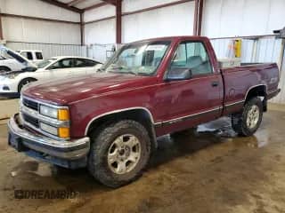 1995 Chevrolet Silverado 1500 с VIN 1GCEK14K7SZ255910, выставлен на аукционе Copart как лот 70278815 с пробегом 297 434 миль миль и Списание • Salvage title. История ставок и продаж доступна на DreamBid. Изображение 1.