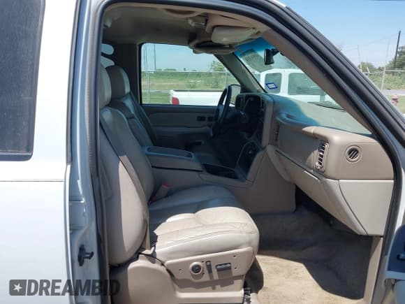 ✅ 2003 Chevrolet Suburban LT • VIN: 1GNFK16Z33J142851 • Лот: 41936134. Опубликован ранее на IAAI с пробегом 225 701 миль. Бесплатный доступ к архиву аукционных продаж из США и подробный отчёт об истории автомобиля на DreamBid. Изображение 5.