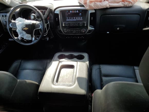 ✅ 2017 Chevrolet Silverado 2500HD LT • VIN: 1GC1KVEY5HF126423 • Lot: 68342725. Wystawiony na Copart z przebiegiem 125 107 mil. Bezpłatny archiwum sprzedaży aukcyjnych z USA i szczegółowy raport historii pojazdu na DreamBid. Zdjęcie 8.