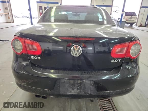 ✅ 2008 Volkswagen Eos Lux • VIN: WVWFA71F38V044446 • Lot: 89491275. Listed on Copart with 226,891 mi. Free auction sales archive from the USA and detailed vehicle history report at DreamBid. Image 6.