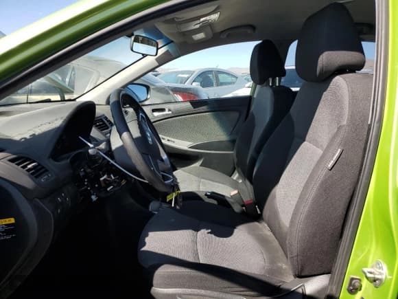 ✅ 2013 Hyundai Accent GS • VIN: KMHCT5AEXDU098203 • Лот: 76605714. Опубликован ранее на Copart с пробегом 54 804 миль. Бесплатный доступ к архиву аукционных продаж из США и подробный отчёт об истории автомобиля на DreamBid. Изображение 7.