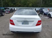 ✅ 2014 Mercedes-Benz C 250 Sport • VIN: WDDGF4HBXEG203170 • Lot: 43379040. Wystawiony na IAAI z przebiegiem 112 411 mil. Bezpłatny archiwum sprzedaży aukcyjnych z USA i szczegółowy raport historii pojazdu na DreamBid. Zdjęcie 16.