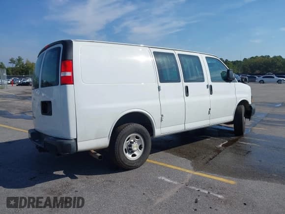 ✅ 2020 Chevrolet Express Cargo • VIN: 1GCWGAFG8L1245501 • Lot: 43226152. Listed on IAAI with 104,247 mi. Free auction sales archive from the USA and detailed vehicle history report at DreamBid. Image 4.