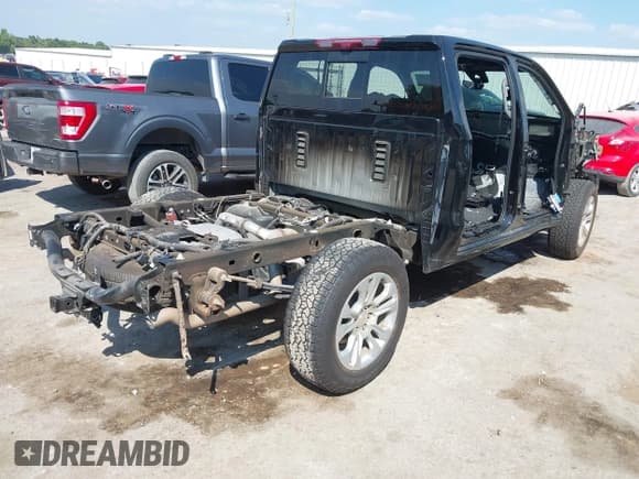 ✅ 2024 Chevrolet Silverado 1500 LTZ • VIN: 2GCUDGED6R1232338 • Лот: 43044891. Опубликован ранее на IAAI с пробегом Не указан. Бесплатный доступ к архиву аукционных продаж из США и подробный отчёт об истории автомобиля на DreamBid. Изображение 4.