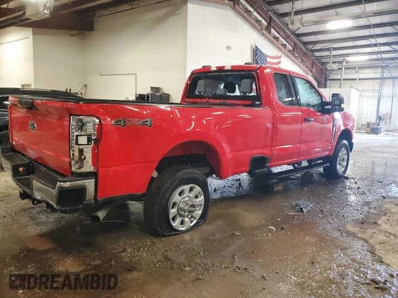 ✅ 2024 Ford F-250 • VIN: 1FT8X2BN5REE73413 • Lot: 49548495. Wystawiony na Copart z przebiegiem 2 900 mil. Bezpłatny archiwum sprzedaży aukcyjnych z USA i szczegółowy raport historii pojazdu na DreamBid. Zdjęcie 3.