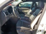 ✅ 2023 Volkswagen Atlas SE • VIN: 1V2WC2CA5PC226382 • Lot: 80643705. Wystawiony na Copart z przebiegiem 79 264 mil. Bezpłatny archiwum sprzedaży aukcyjnych z USA i szczegółowy raport historii pojazdu na DreamBid. Zdjęcie 7.