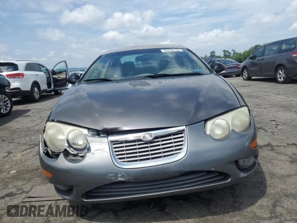 ✅ 2002 Chrysler 300M M • VIN: 2C3AE66G62H136598 • Lot: 63236195. Wystawiony na Copart z przebiegiem 131 696 mil. Bezpłatny archiwum sprzedaży aukcyjnych z USA i szczegółowy raport historii pojazdu na DreamBid. Zdjęcie 5.