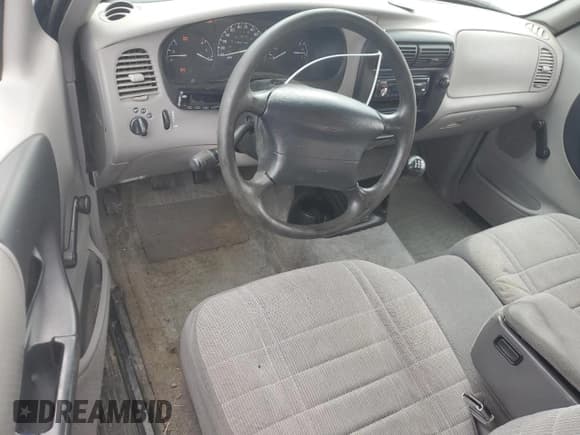 ✅ 1997 Ford Ranger XL • VIN: 1FTCR14A4VPB55211 • Лот: 55632755. Опубликован ранее на Copart с пробегом 180 160 миль. Бесплатный доступ к архиву аукционных продаж из США и подробный отчёт об истории автомобиля на DreamBid. Изображение 8.