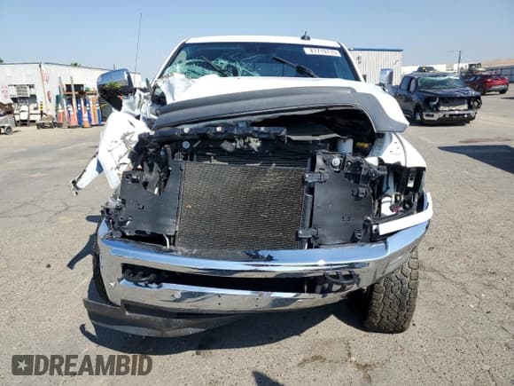 ✅ 2018 Ram 2500 Laramie • VIN: 3C6UR5NL2JG240498 • Лот: 81719715. Опубликован ранее на Copart с пробегом 75 092 миль. Бесплатный доступ к архиву аукционных продаж из США и подробный отчёт об истории автомобиля на DreamBid. Изображение 5.