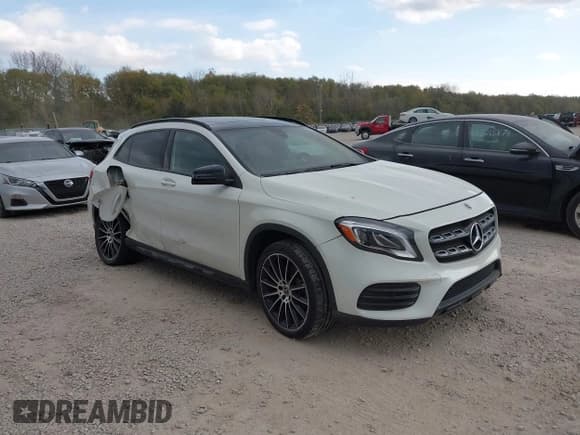 ✅ 2018 Mercedes-Benz GLA 250 • VIN: WDCTG4GB8JJ385174 • Лот: 43596117. Опубликован ранее на IAAI с пробегом 106 767 миль. Бесплатный доступ к архиву аукционных продаж из США и подробный отчёт об истории автомобиля на DreamBid. Изображение 1.