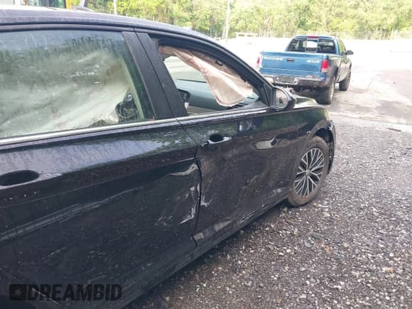 ✅ 2019 Volkswagen Jetta S • VIN: 3VWC57BUXKM121722 • Lot: 42435373. Listed on IAAI with 133,171 mi. Free auction sales archive from the USA and detailed vehicle history report at DreamBid. Image 6.