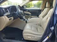 ✅ 2014 Toyota Highlander Limited • VIN: 5TDDCRFHXES005995 • Лот: 70579725. Опубликован ранее на Copart с пробегом 155 393 миль. Бесплатный доступ к архиву аукционных продаж из США и подробный отчёт об истории автомобиля на DreamBid. Изображение 7.