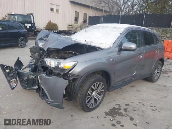 ✅ 2018 Mitsubishi Outlander ES • VIN: JA4AP3AU9JU024255 • Lot: 43906505. Listed on IAAI with 85,982 mi. Free auction sales archive from the USA and detailed vehicle history report at DreamBid. Image 2.