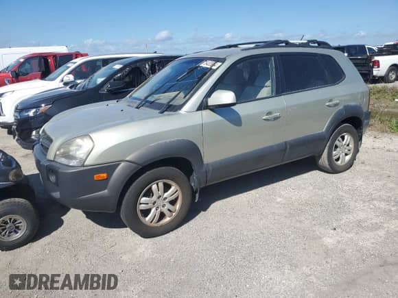 2008 Hyundai Tucson SE z VIN KM8JN12D88U895247, wystawiony jako Copart lot #75433954 z przebiegiem 125 198 mil mil oraz Szkoda całkowita • Salvage title. Historia ofert i sprzedaży dostępna na DreamBid. Obrazek 1.