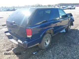 ✅ 2001 Chevrolet Blazer LS • VIN: 1GNCS18W51K266200 • Lot: 41860682. Wystawiony na IAAI z przebiegiem 190 288 mil. Bezpłatny archiwum sprzedaży aukcyjnych z USA i szczegółowy raport historii pojazdu na DreamBid. Zdjęcie 4.