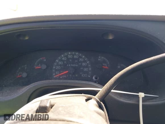 ✅ 2002 Ford Econoline Passenger XL • VIN: 1FBSS31LX2HA87024 • Лот: 42039916. Опубликован ранее на IAAI с пробегом 137 654 миль. Бесплатный доступ к архиву аукционных продаж из США и подробный отчёт об истории автомобиля на DreamBid. Изображение 7.