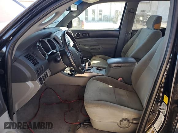 ✅ 2011 Toyota Tacoma PreRunner • VIN: 5TFKU4HN3BX001335 • Lot: 48494445. Listed on Copart with 186,196 mi. Free auction sales archive from the USA and detailed vehicle history report at DreamBid. Image 7.